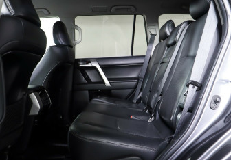 Подержанный автомобиль Toyota Land Cruiser Prado 2018 года (25 фото)