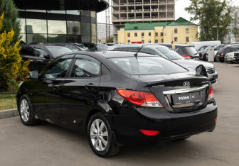 Подержанный автомобиль Hyundai Solaris Sedan 2012 года (5 фото)