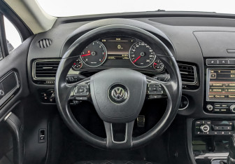 Подержанный автомобиль Volkswagen Touareg 2018 года (22 фото)
