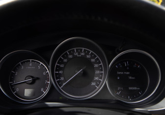 Подержанный автомобиль Mazda CX-5 2019 года (10 фото)