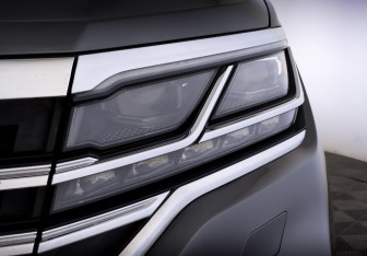 Подержанный автомобиль Volkswagen Touareg 2019 года (17 фото)