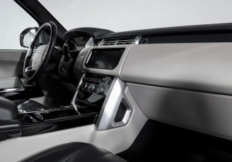 Подержанный автомобиль Land Rover Range Rover 2015 года (9 фото)