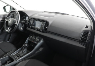 Подержанный автомобиль Skoda Karoq 2020 года (10 фото)