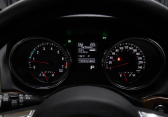 Подержанный автомобиль Jeep Grand Cherokee 2012 года (13 фото)