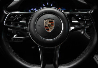 Подержанный автомобиль Porsche Macan 2017 года (10 фото)