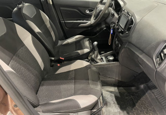 Подержанный автомобиль LADA (ВАЗ) XRAY 2016 года (9 фото)