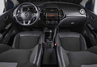 Подержанный автомобиль Renault Kaptur 2020 года (12 фото)