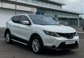 Подержанный автомобиль Nissan Qashqai 2014 года (3 фото)