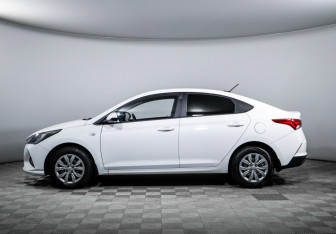Подержанный автомобиль Hyundai Solaris Sedan 2021 года (8 фото)