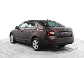 Подержанный автомобиль Skoda Octavia Liftback 2020 года (7 фото)
