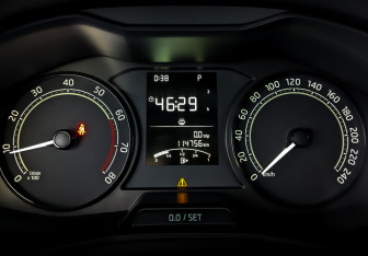 Подержанный автомобиль Skoda Rapid Liftback 2021 года (13 фото)