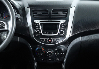 Подержанный автомобиль Hyundai Solaris Sedan 2014 года (11 фото)