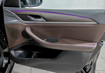 Подержанный автомобиль BMW X3 2020 года (26 фото)