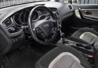 Подержанный автомобиль Kia Ceed Wagon 2014 года (16 фото)