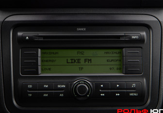 Подержанный автомобиль Skoda Fabia Hatchback 2008 года (15 фото)