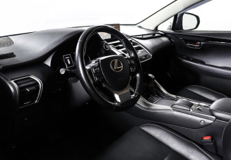 Подержанный автомобиль Lexus NX 2018 года (15 фото)