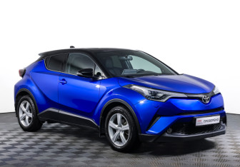 Подержанный автомобиль Toyota C-HR 2018 года (3 фото)