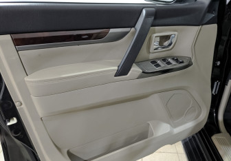 Подержанный автомобиль Mitsubishi Pajero 2017 года (19 фото)