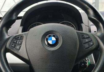 Подержанный автомобиль BMW X3 2010 года (13 фото)