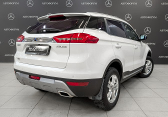 Подержанный автомобиль Geely Atlas 2021 года (5 фото)