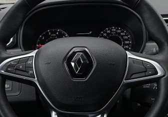 Подержанный автомобиль Renault Duster 2021 года (15 фото)