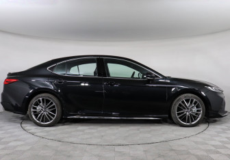 Подержанный автомобиль Toyota Camry Sedan 2025 года (4 фото)