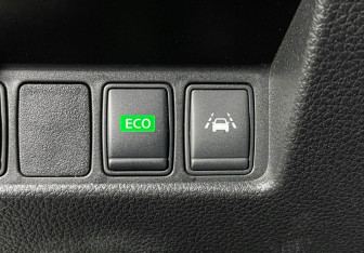 Подержанный автомобиль Nissan Qashqai 2017 года (15 фото)