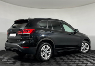 Подержанный автомобиль BMW X1 2020 года (2 фото)