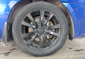 Подержанный автомобиль Mazda 3 Hatchback 2007 года (17 фото)