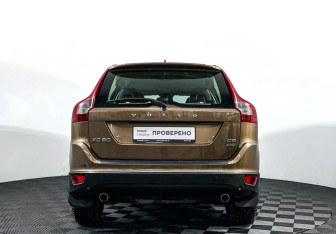 Подержанный автомобиль Volvo XC60 2011 года (6 фото)
