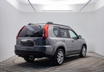 Подержанный автомобиль Nissan X-Trail 2014 года (5 фото)
