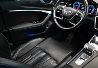 Подержанный автомобиль Audi A7 2018 года (18 фото)