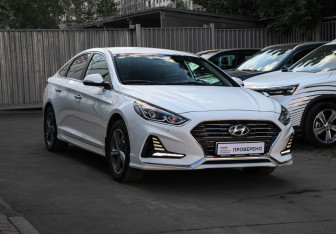 Подержанный автомобиль Hyundai Sonata 2017 года (3 фото)