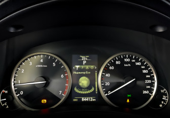 Подержанный автомобиль Lexus NX 2015 года (13 фото)