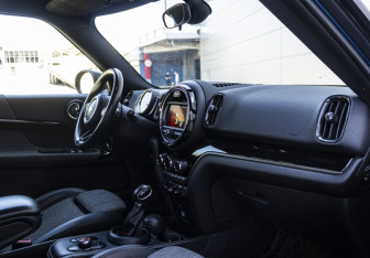 Подержанный автомобиль MINI Countryman 2019 года (15 фото)