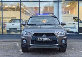 Подержанный автомобиль Mitsubishi Outlander 2011 года (2 фото)