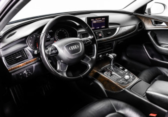 Подержанный автомобиль Audi A6 Sedan 2012 года (12 фото)