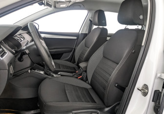 Подержанный автомобиль Skoda Octavia Liftback 2018 года (20 фото)