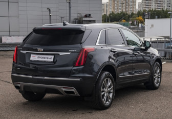 Подержанный автомобиль Cadillac XT5 2021 года (5 фото)