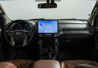 Подержанный автомобиль Toyota Land Cruiser Prado 2010 года (11 фото)