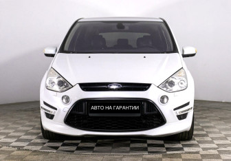 Подержанный автомобиль Ford S-MAX 2013 года (2 фото)
