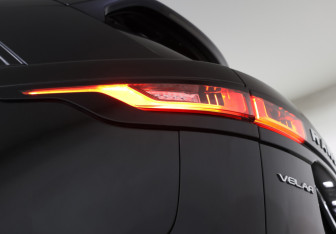 Подержанный автомобиль Land Rover Range Rover Velar 2017 года (24 фото)