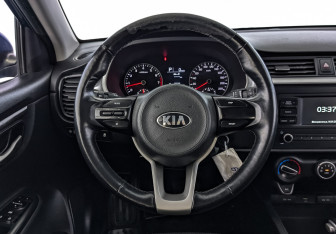 Подержанный автомобиль Kia Rio Hatchback 2021 года (21 фото)