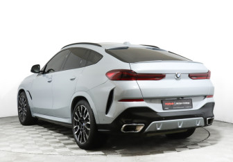 Подержанный автомобиль BMW X6 2024 года (7 фото)