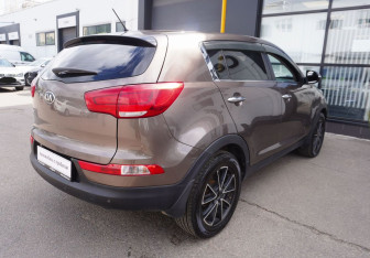 Подержанный автомобиль Kia Sportage 2015 года (5 фото)