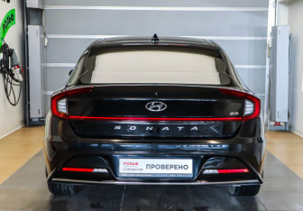 Подержанный автомобиль Hyundai Sonata 2021 года (5 фото)