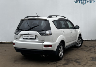 Подержанный автомобиль Mitsubishi Outlander 2011 года (5 фото)