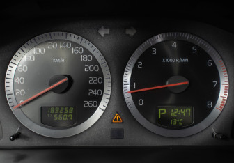 Подержанный автомобиль Volvo S60 2007 года (12 фото)