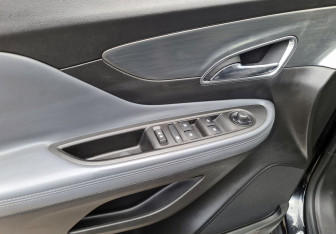 Подержанный автомобиль Opel Mokka 2013 года (13 фото)