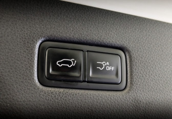 Подержанный автомобиль Kia Carnival 2022 года (26 фото)